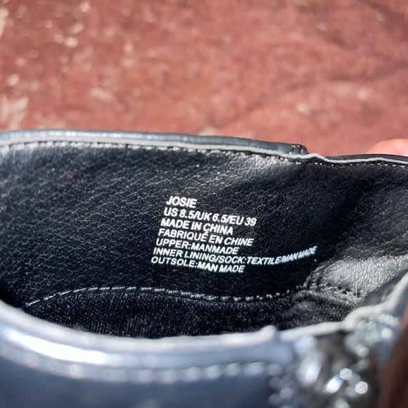 JustFab chunky heel boots - Picture 3 of 3